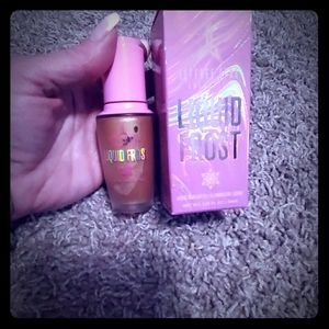 Jeffree Star's Liquid Frost in "Godess".